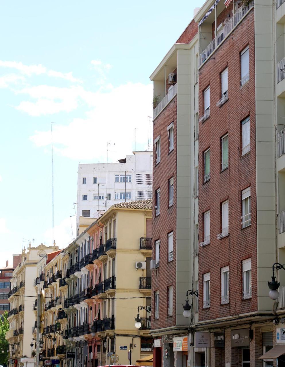 Valencia Town Center New Apartments Exterior photo